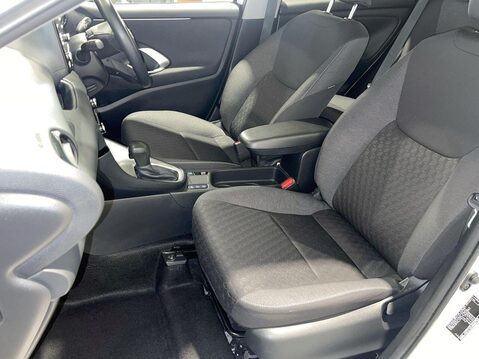 Toyota Yaris 1.5 VVT-h Icon Hatchback 5dr Petrol Hybrid E-CVT Euro 6 (s/s) (116 ps) Cru 16