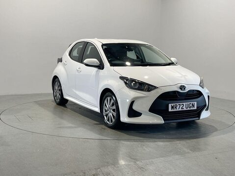 Toyota Yaris 1.5 VVT-h Icon Hatchback 5dr Petrol Hybrid E-CVT Euro 6 (s/s) (116 ps) Cru 2