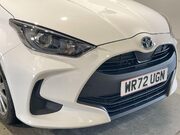 Toyota Yaris 1.5 VVT-h Icon Hatchback 5dr Petrol Hybrid E-CVT Euro 6 (s/s) (116 ps) Cru 10