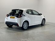 Toyota Yaris 1.5 VVT-h Icon Hatchback 5dr Petrol Hybrid E-CVT Euro 6 (s/s) (116 ps) Cru 8