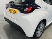 Toyota Yaris 1.5 VVT-h Icon Hatchback 5dr Petrol Hybrid E-CVT Euro 6 (s/s) (116 ps) Cru 13