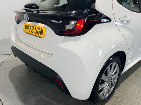 Toyota Yaris 1.5 VVT-h Icon Hatchback 5dr Petrol Hybrid E-CVT Euro 6 (s/s) (116 ps) Cru 13