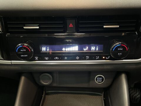 Nissan Qashqai 1.3 DIG-T MHEV N-Connecta SUV 5dr Petrol Hybrid Manual Euro 6 (s/s) (140 ps 28