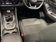 Nissan Qashqai 1.3 DIG-T MHEV N-Connecta SUV 5dr Petrol Hybrid Manual Euro 6 (s/s) (140 ps 15