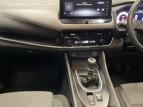 Nissan Qashqai 1.3 DIG-T MHEV N-Connecta SUV 5dr Petrol Hybrid Manual Euro 6 (s/s) (140 ps 16