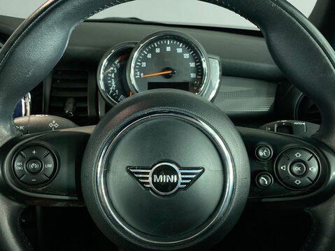 Mini Convertible 1.5 Cooper Classic Convertible 2dr Petrol Steptronic Euro 6 (s/s) (136 ps) 22