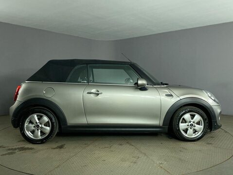 Mini Convertible 1.5 Cooper Classic Convertible 2dr Petrol Steptronic Euro 6 (s/s) (136 ps) 9