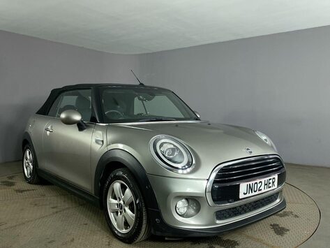 Mini Convertible 1.5 Cooper Classic Convertible 2dr Petrol Steptronic Euro 6 (s/s) (136 ps)
