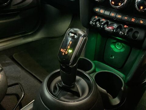 Mini Convertible 1.5 Cooper Classic Convertible 2dr Petrol Steptronic Euro 6 (s/s) (136 ps) 21