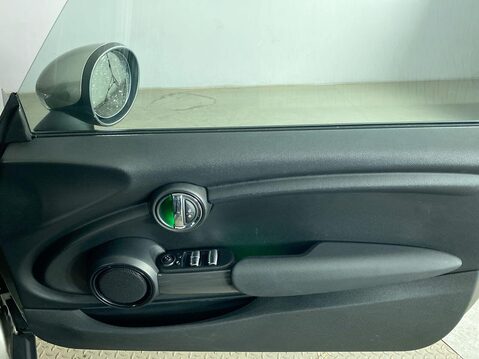 Mini Convertible 1.5 Cooper Classic Convertible 2dr Petrol Steptronic Euro 6 (s/s) (136 ps) 27