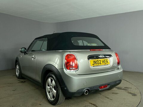 Mini Convertible 1.5 Cooper Classic Convertible 2dr Petrol Steptronic Euro 6 (s/s) (136 ps) 6