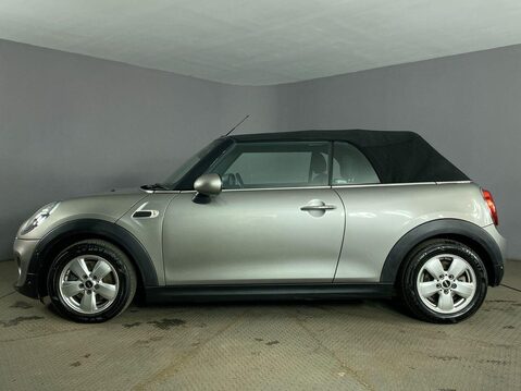 Mini Convertible 1.5 Cooper Classic Convertible 2dr Petrol Steptronic Euro 6 (s/s) (136 ps) 5