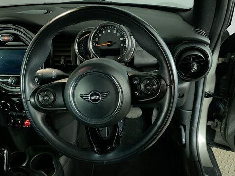 Mini Convertible 1.5 Cooper Classic Convertible 2dr Petrol Steptronic Euro 6 (s/s) (136 ps) 16