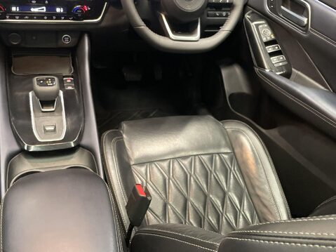 Nissan Qashqai 1.3 DIG-T MHEV Tekna+ SUV 5dr Petrol Hybrid XTRON Euro 6 (s/s) (158 ps) Lea 15