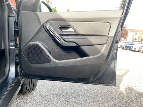 Dacia Duster 1.0 TCe Prestige SUV 5dr Bi Fuel Manual Euro 6 (s/s) (100 ps) Cruise Contr 17