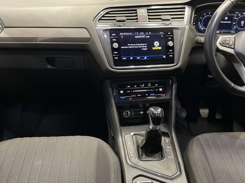 Volkswagen Tiguan Allspace 1.5 TSI Life SUV 5dr Petrol Manual Euro 6 (s/s) (150 ps) Bluetooth - DAB Ra 16