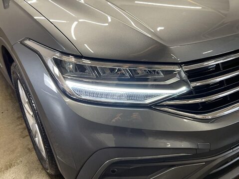 Volkswagen Tiguan Allspace 1.5 TSI Life SUV 5dr Petrol Manual Euro 6 (s/s) (150 ps) Bluetooth - DAB Ra 21