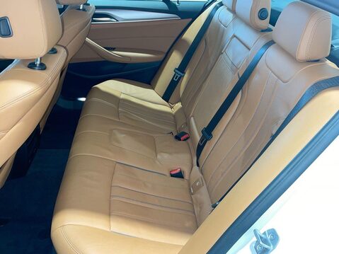 BMW 5 Series 2.0 520d MHT SE Saloon 4dr Diesel Hybrid Steptronic xDrive Euro 6 (s/s) (19 15