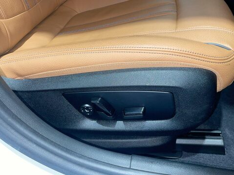 BMW 5 Series 2.0 520d MHT SE Saloon 4dr Diesel Hybrid Steptronic xDrive Euro 6 (s/s) (19 6