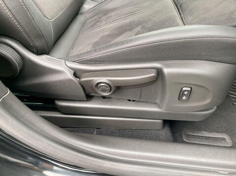 Vauxhall Crossland 1.2 Turbo Ultimate SUV 5dr Petrol Manual Euro 6 (s/s) (110 ps) Cruise Cont 19