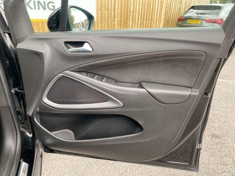 Vauxhall Crossland 1.2 Turbo Ultimate SUV 5dr Petrol Manual Euro 6 (s/s) (110 ps) Cruise Cont 21