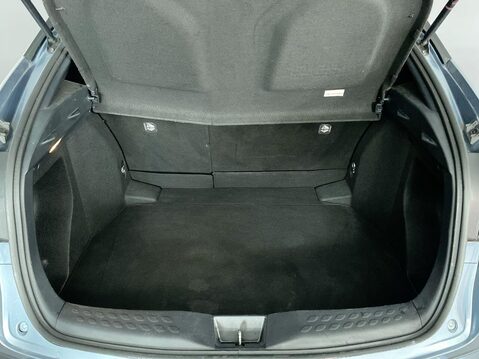 Toyota C-HR 1.8 VVT-h Design SUV 5dr Petrol Hybrid CVT Euro 6 (s/s) (122 ps) Cruise Co 13