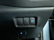 Toyota C-HR 1.8 VVT-h Design SUV 5dr Petrol Hybrid CVT Euro 6 (s/s) (122 ps) Cruise Co 29