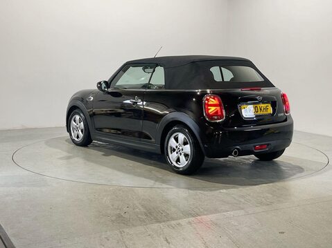Mini Convertible 1.5 Cooper Classic Convertible 2dr Petrol Steptronic Euro 6 (s/s) (136 ps) 6
