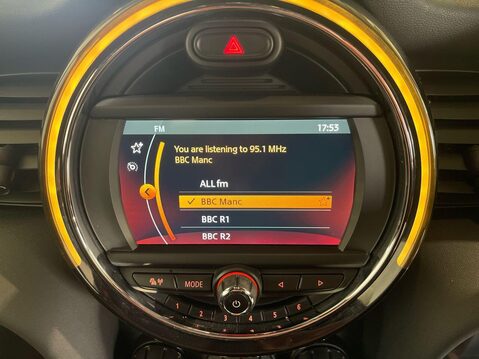 Mini Convertible 1.5 Cooper Classic Convertible 2dr Petrol Steptronic Euro 6 (s/s) (136 ps) 26