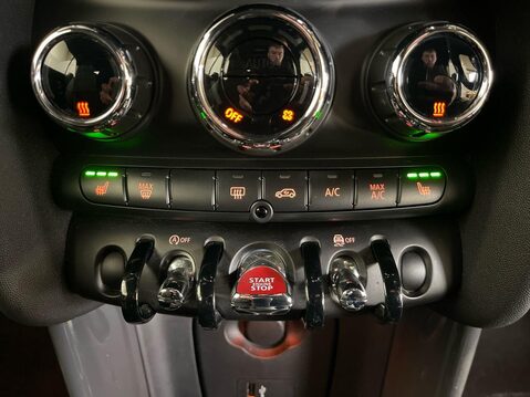 Mini Convertible 1.5 Cooper Classic Convertible 2dr Petrol Steptronic Euro 6 (s/s) (136 ps) 22