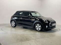 Mini Convertible 1.5 Cooper Classic Convertible 2dr Petrol Steptronic Euro 6 (s/s) (136 ps)