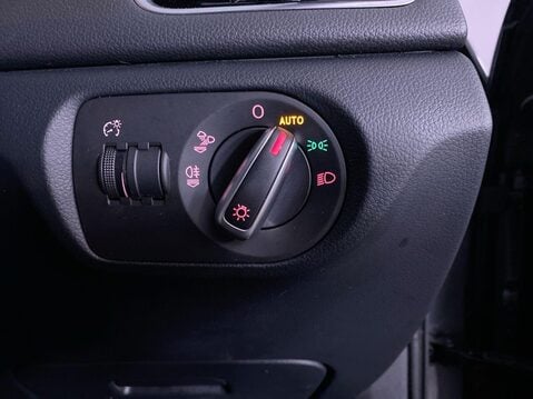 Audi Q3 2.0 TDI S line Edition SUV 5dr Diesel Manual Euro 6 (s/s) (150 ps) Bluetoot 23