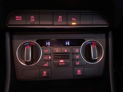 Audi Q3 2.0 TDI S line Edition SUV 5dr Diesel Manual Euro 6 (s/s) (150 ps) Bluetoot 31