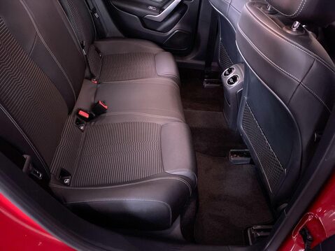 Mercedes-Benz A Class 1.5 A180d Sport (Executive) Hatchback 5dr Diesel 7G-DCT Euro 6 (s/s) (116 p 19