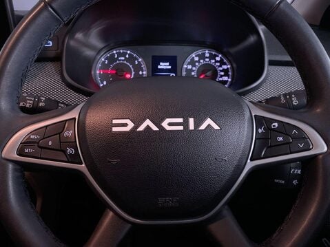Dacia Jogger 1.0 TCe Extreme SE MPV 5dr Petrol Manual Euro 6 (s/s) (110 ps) Cruise Cont 22