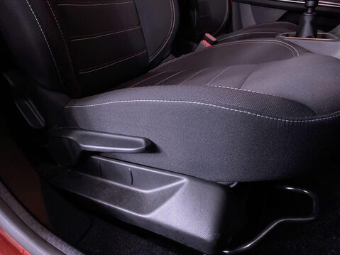 Dacia Jogger 1.0 TCe Extreme SE MPV 5dr Petrol Manual Euro 6 (s/s) (110 ps) Cruise Cont 26