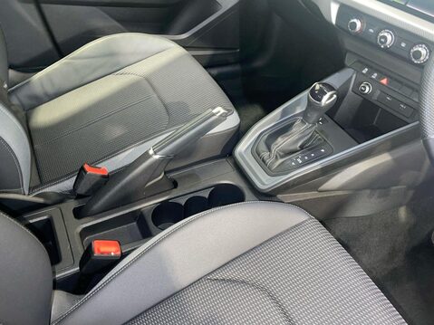 Audi A1 1.0 TFSI 25 S line Sportback 5dr Petrol S Tronic Euro 6 (s/s) (95 ps) Crui 12