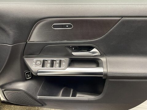 Mercedes-Benz EQA EQA 250 66.5kWh Sport SUV 5dr Electric Auto (190 ps) Cruise - Sat Nav - All 25