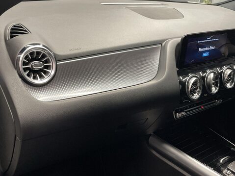 Mercedes-Benz EQA EQA 250 66.5kWh Sport SUV 5dr Electric Auto (190 ps) Cruise - Sat Nav - All 16