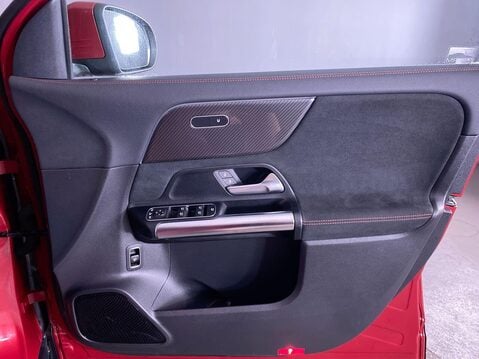 Mercedes-Benz GLA 2.0 GLA220d AMG Line (Premium) SUV 5dr Diesel 8G-DCT 4MATIC Euro 6 (s/s) (1 27