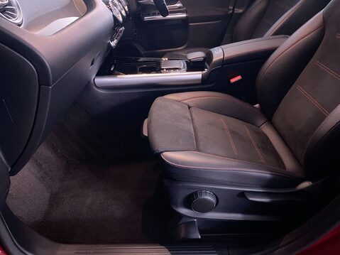 Mercedes-Benz GLA 2.0 GLA220d AMG Line (Premium) SUV 5dr Diesel 8G-DCT 4MATIC Euro 6 (s/s) (1 17