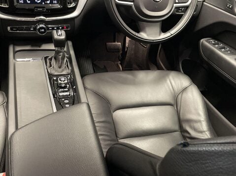 Volvo XC60 2.0 T5 Momentum SUV 5dr Petrol Auto AWD Euro 6 (s/s) (250 ps) Cruise Contr 15