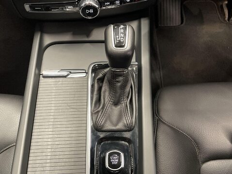 Volvo XC60 2.0 T5 Momentum SUV 5dr Petrol Auto AWD Euro 6 (s/s) (250 ps) Cruise Contr 20