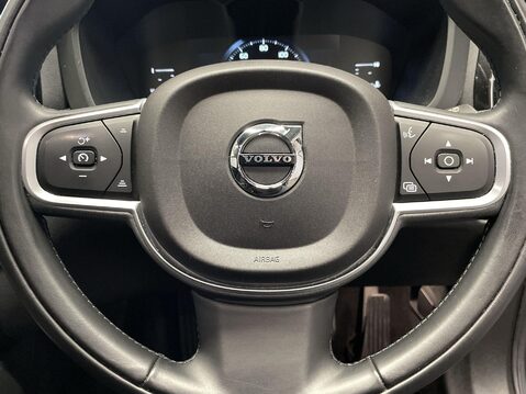 Volvo XC60 2.0 T5 Momentum SUV 5dr Petrol Auto AWD Euro 6 (s/s) (250 ps) Cruise Contr 21