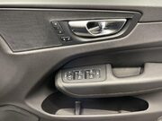 Volvo XC60 2.0 T5 Momentum SUV 5dr Petrol Auto AWD Euro 6 (s/s) (250 ps) Cruise Contr 25