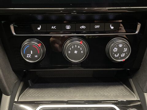 Volkswagen Passat 1.5 TSI EVO SEL Estate 5dr Petrol DSG Euro 6 (s/s) (150 ps) Cruise Control 28