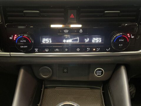 Nissan Qashqai 1.3 DIG-T MHEV Tekna SUV 5dr Petrol Hybrid Manual Euro 6 (s/s) (140 ps) Air 29