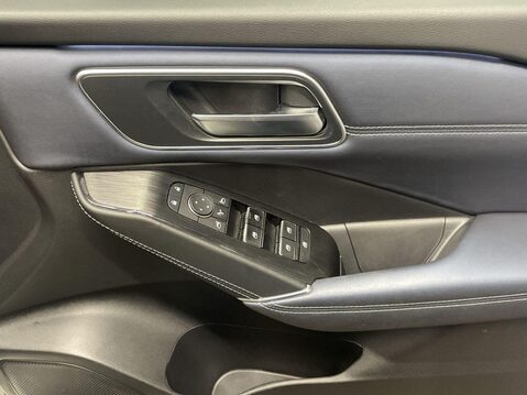 Nissan Qashqai 1.3 DIG-T MHEV Tekna SUV 5dr Petrol Hybrid Manual Euro 6 (s/s) (140 ps) Air 26