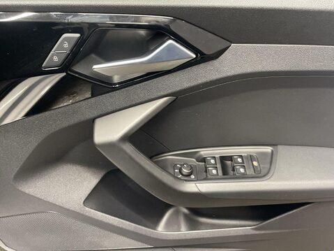 Audi A1 1.0 TFSI 25 Technik Sportback 5dr Petrol Manual Euro 6 (s/s) (95 ps) Cruis 23