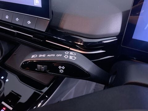 MG MG4 51kWh SE Hatchback 5dr Electric Auto (170 ps) Air Con - Alloy Wheels - Blue 24